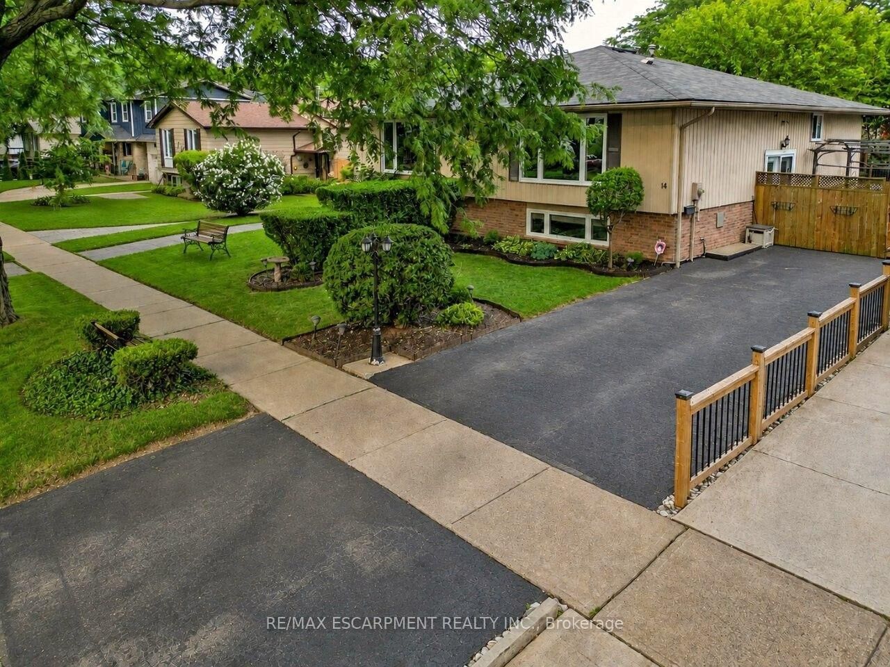 Property Photo:  14 Woodeden Road  ON L3M 4N4 
