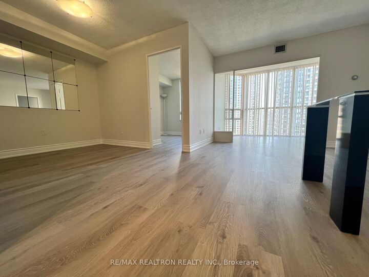 Property Photo:  285 Enfield Place 1412  ON L5B 3Y6 