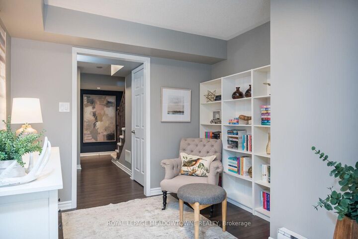 Property Photo: 275 Eves Gate ON L9E 0A2