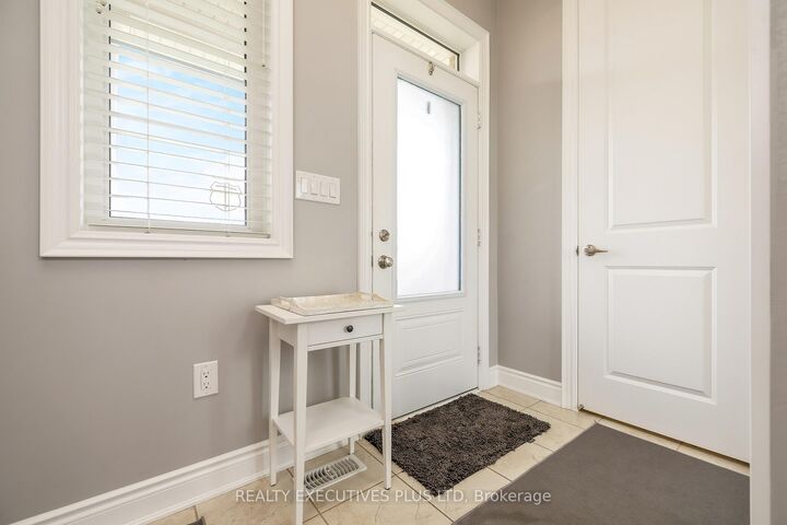 Property Photo: 86 Stillwater Crescent ON L0R 2H8