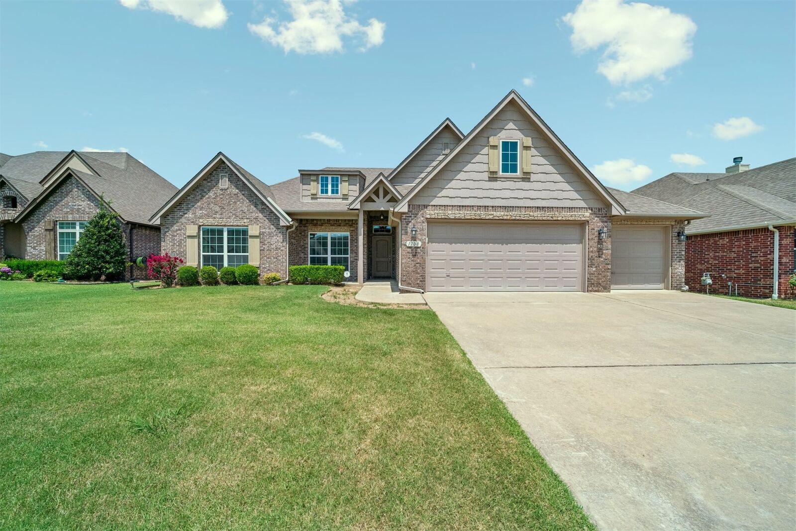 Property Photo: 1708 E Fargo Street OK 74012
