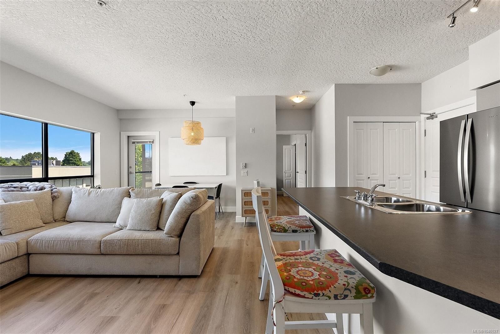 Property Photo: 870 Short St #419 BC V8X 2V5