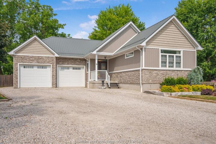 31 Hidden Valley Drive — photo 1