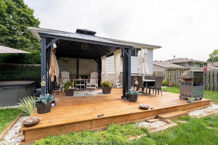 Property Photo: 86 Marion Avenue ON N7M 5N3