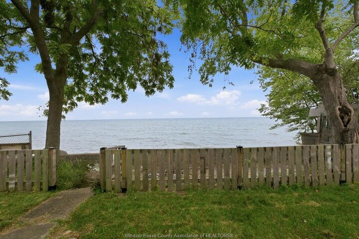 Property Photo: 1437 Heritage Road ON N9Y 2E6