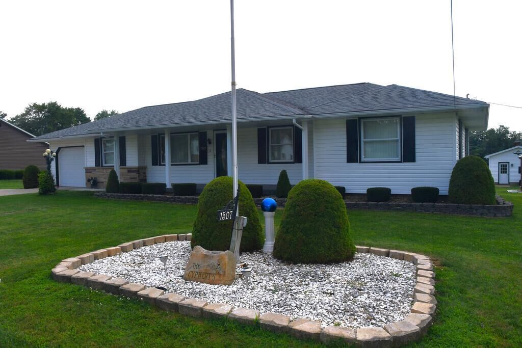 Property Photo:  1507 Lake Lucy Road  PA 16353 