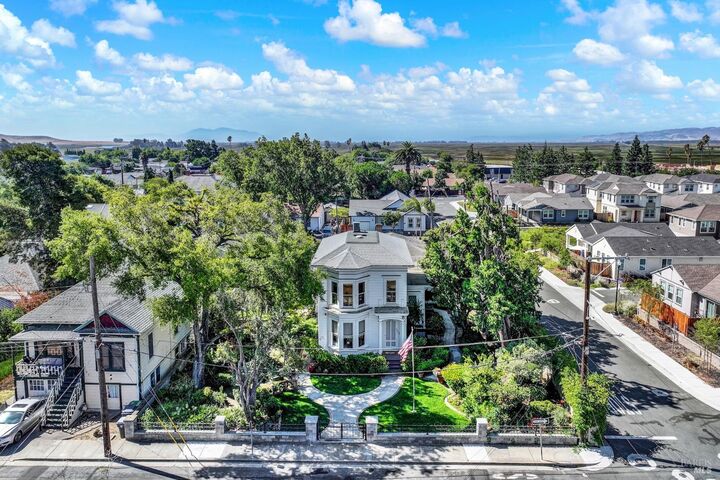 Property Photo:  301 Morgan Street  CA 94585 