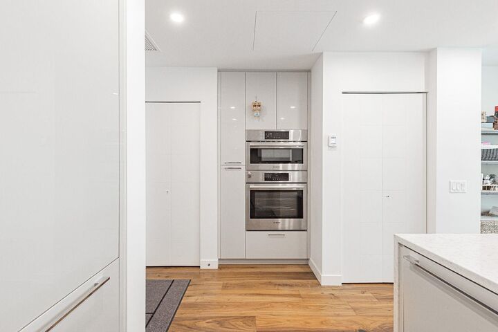 Property Photo:  5058 Cambie Street 108  BC V5Z 2Z5 