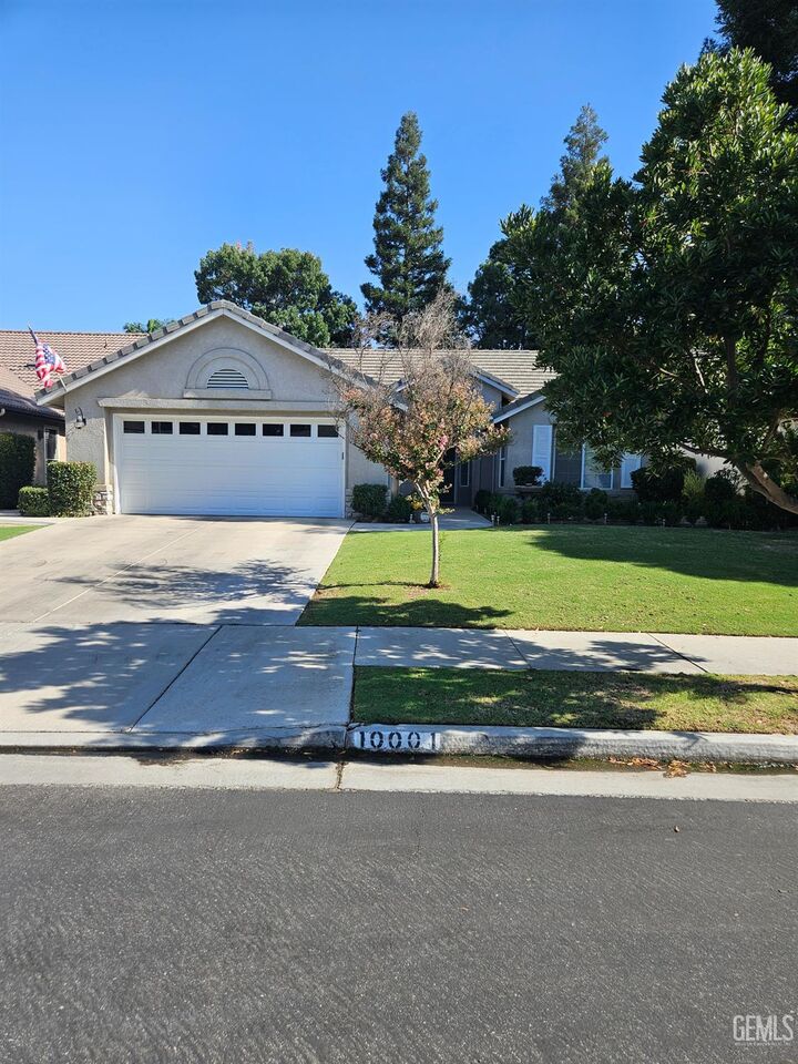 Property Photo: 10001 Timeless Rose Court CA 93311