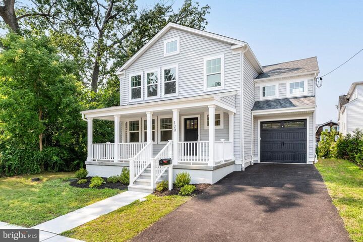 Property Photo:  129 Rockland Ave  PA 19072 