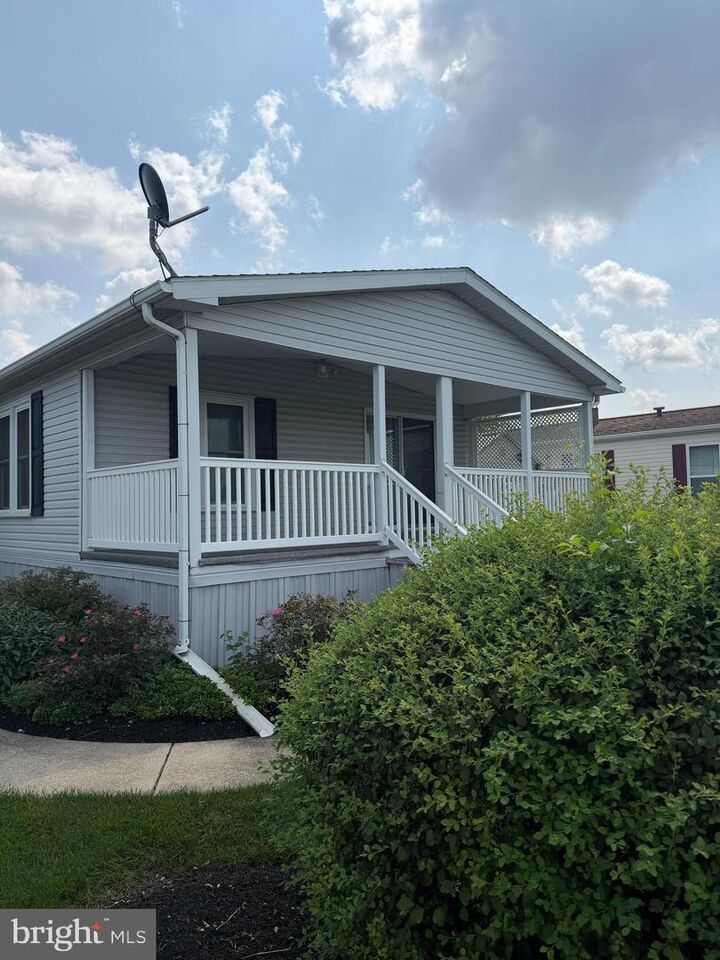 Property Photo: 384 W Spruce Street PA 17078