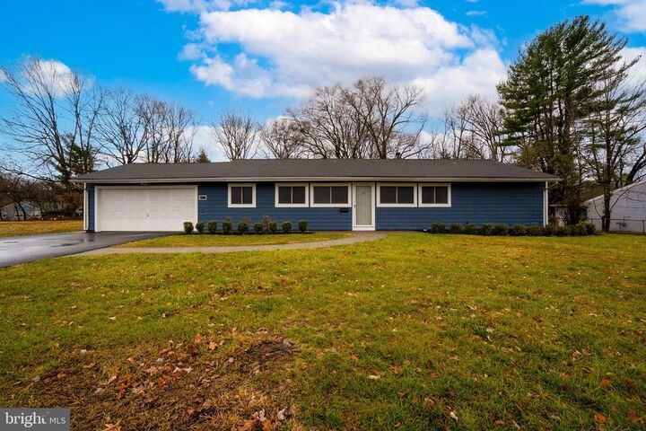 Property Photo:  127 Kendall Road  NJ 08824 