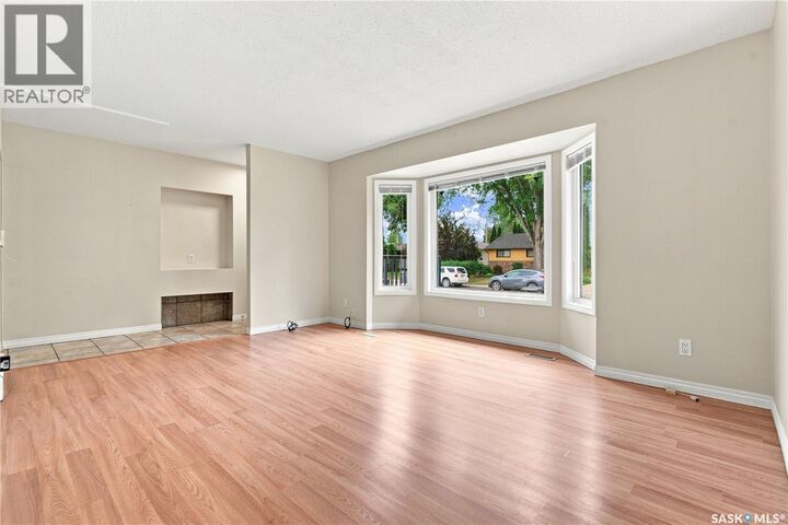 Property Photo: 5 Stewart Avenue SK S7L 3S5
