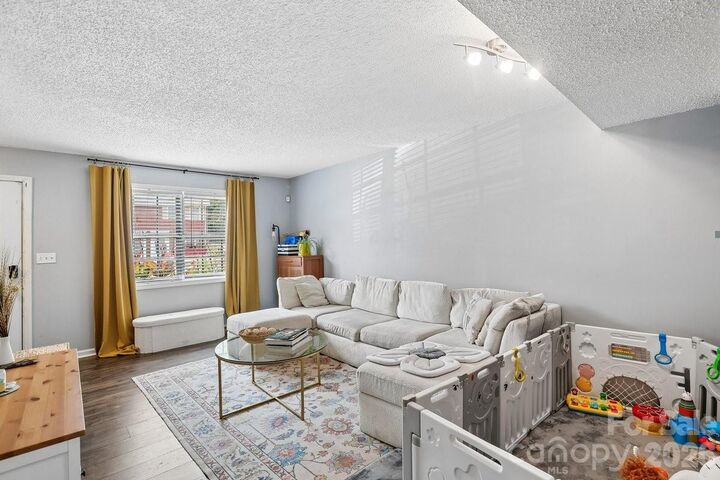 Property Photo:  1300 Larchmont Place 303  NC 28144 