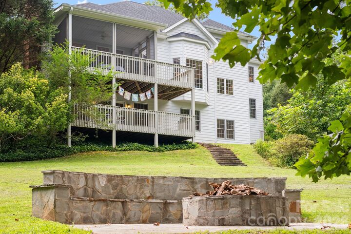 Property Photo: 210 Clear Vista Circle NC 28805
