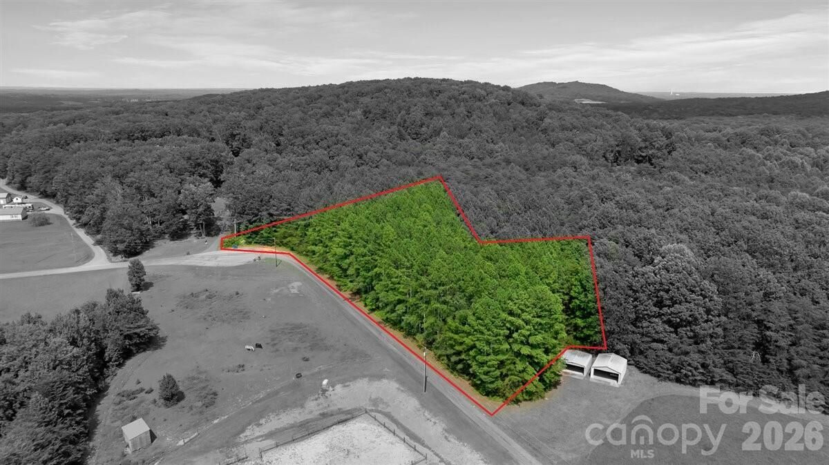 Property Photo:  01 Fishermans Lane 1  NC 28650 