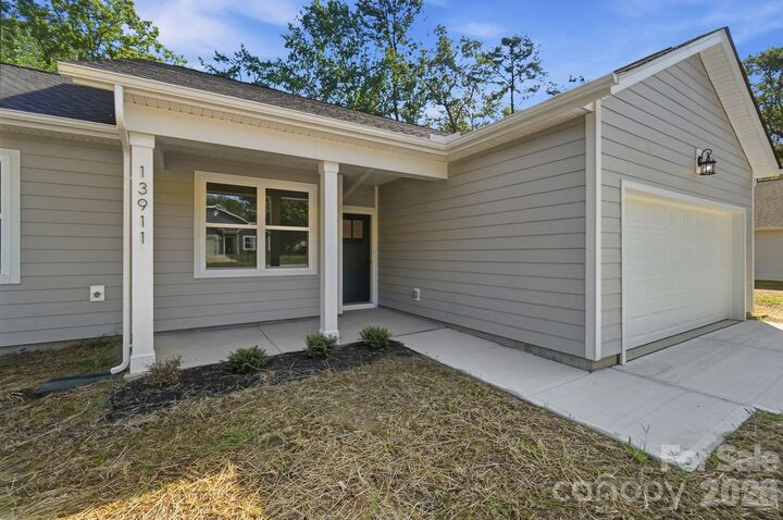 Property Photo:  13911 Stillwood Place  NC 28105 