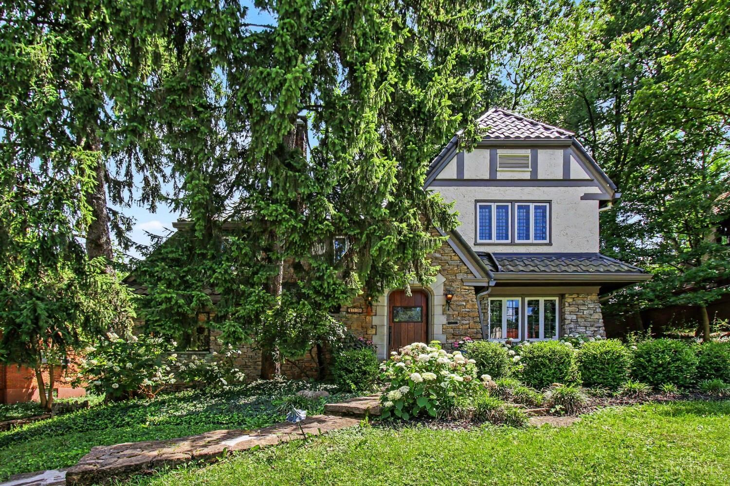 Property Photo: 119 Glenmary Avenue OH 45220