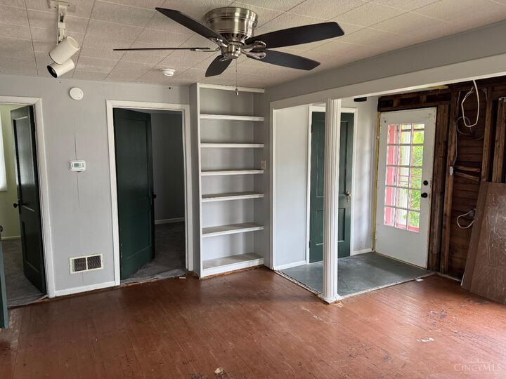 Property Photo: 15 W Withrow Street OH 45056