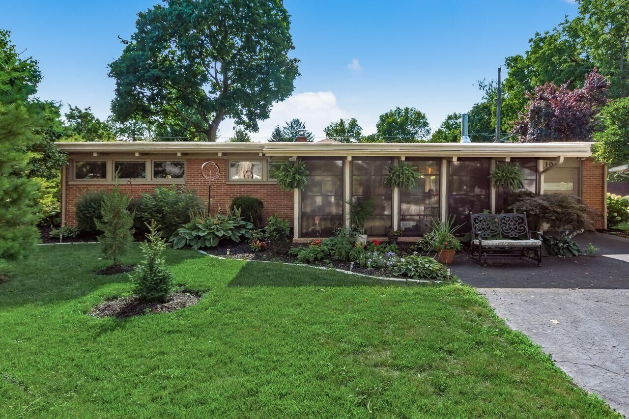 Property Photo:  3210 Kioka Avenue  OH 43221 