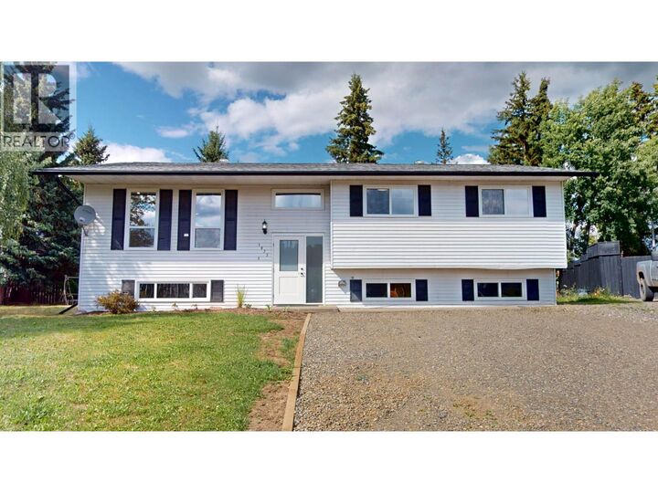 1975 Nadina Place — photo 1