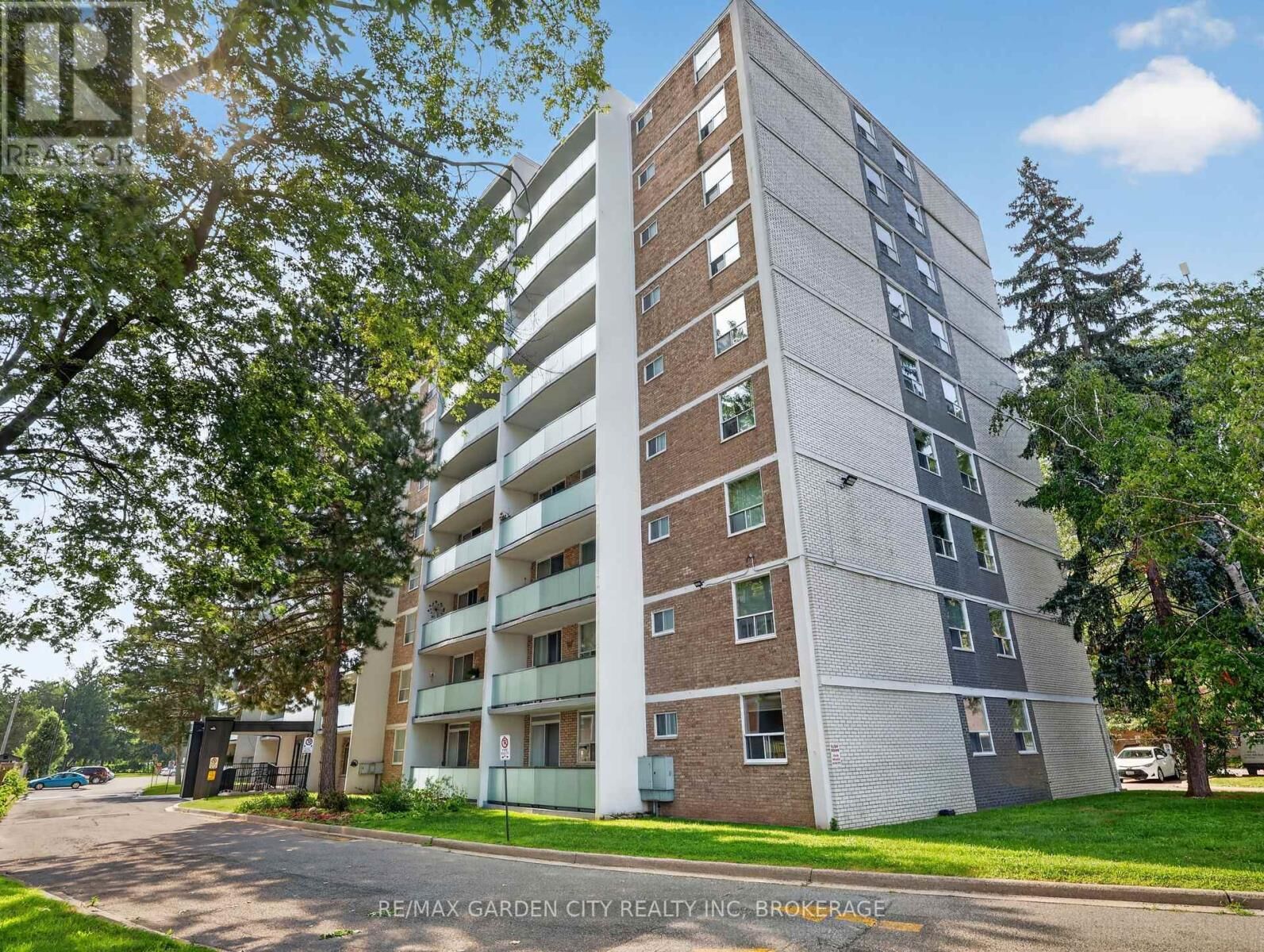 Property Photo:  359 Scott Street North 701  ON L2N 2G5 