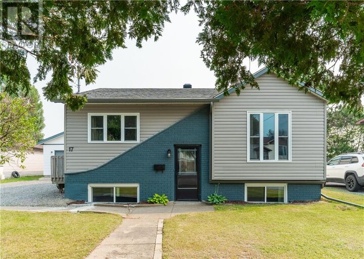 17 Sycamore Street — photo 1