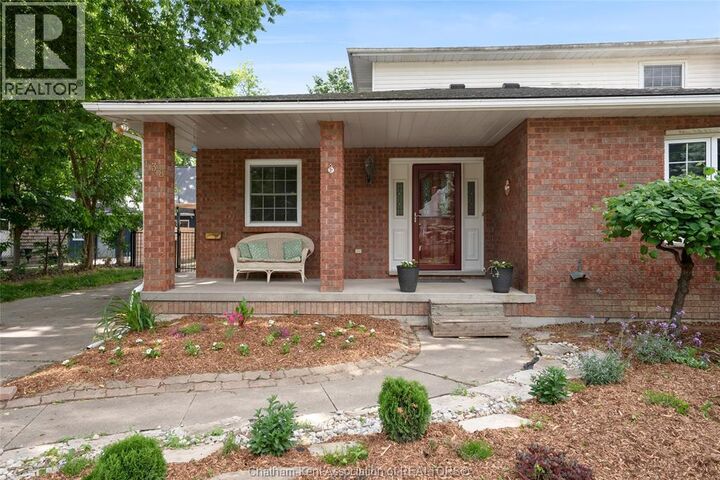 Property Photo: 138 Elizabeth Street ON N7L 2Y4