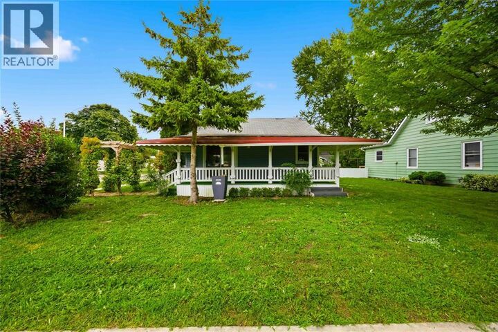 Property Photo: 641 Maple Avenue ON N7T 4H7