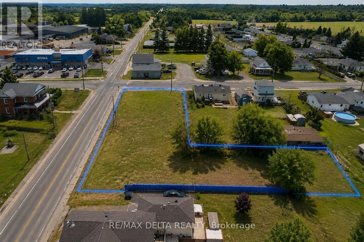 904 Lacroix Road — photo 1