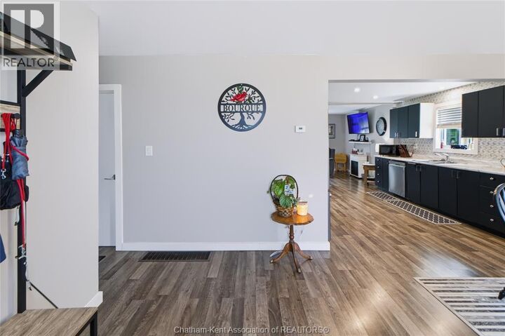 Property Photo:  612 Simcoe Street  ON N0M 2S0 