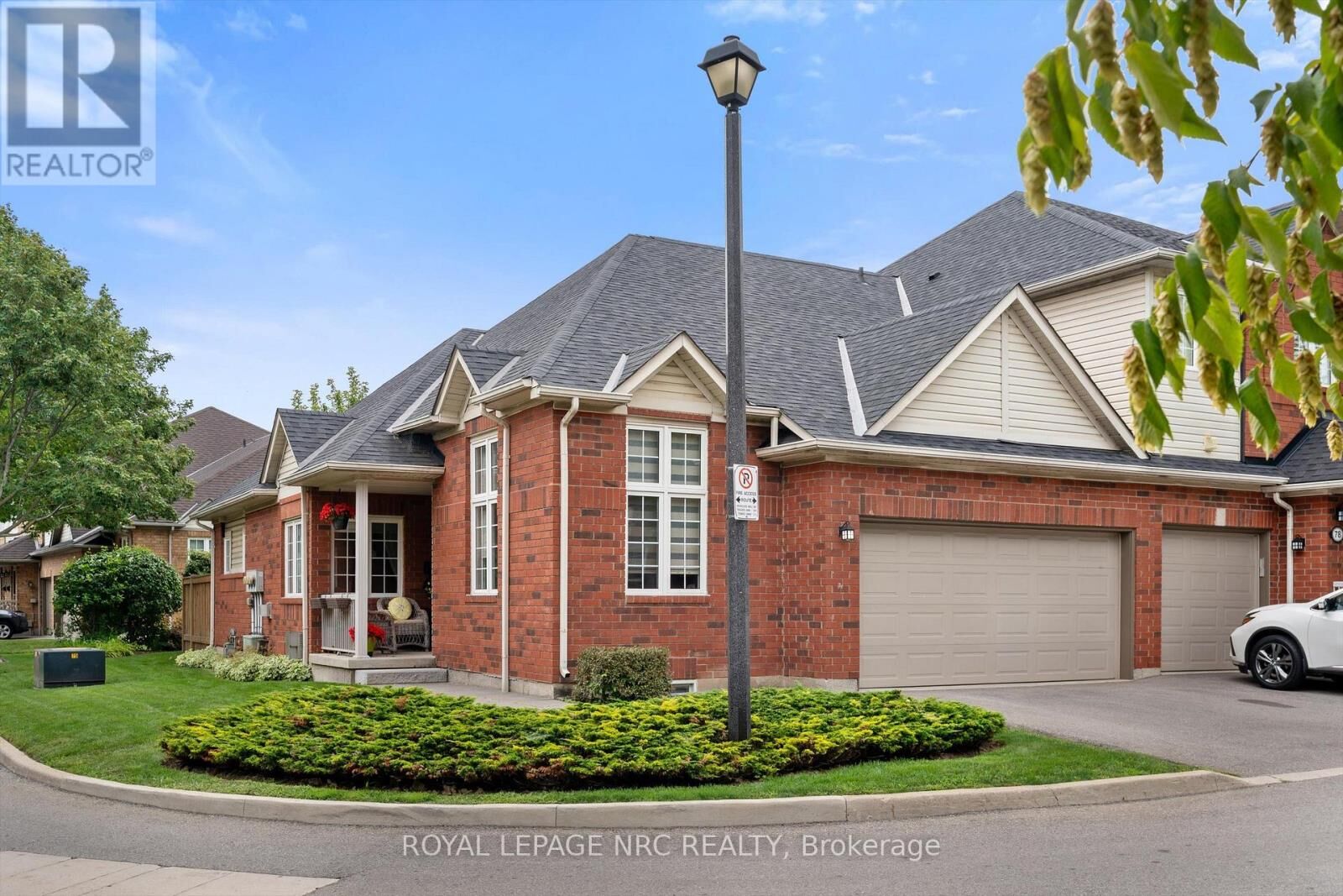Property Photo:  100 Beddoe Drive 77  ON L8P 4Z2 
