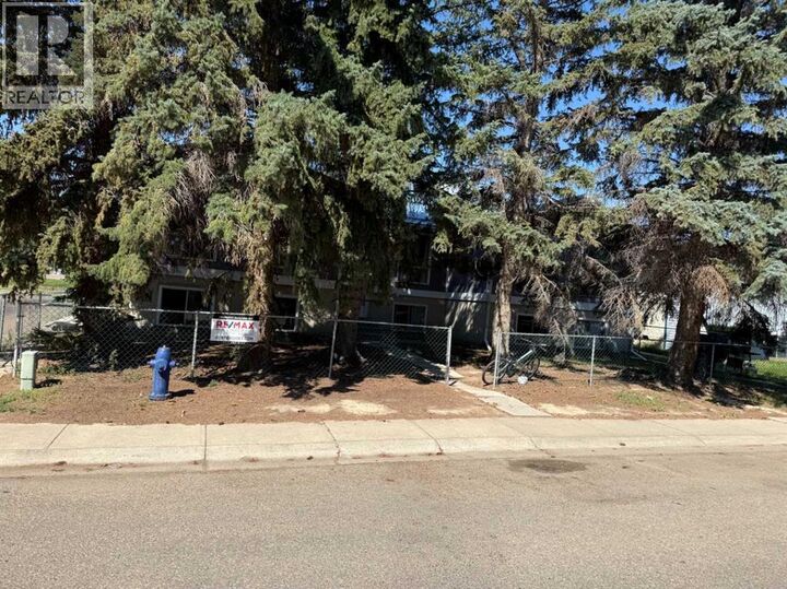 Property Photo:  51 Ingram Park Drive  AB T1R 0L1 