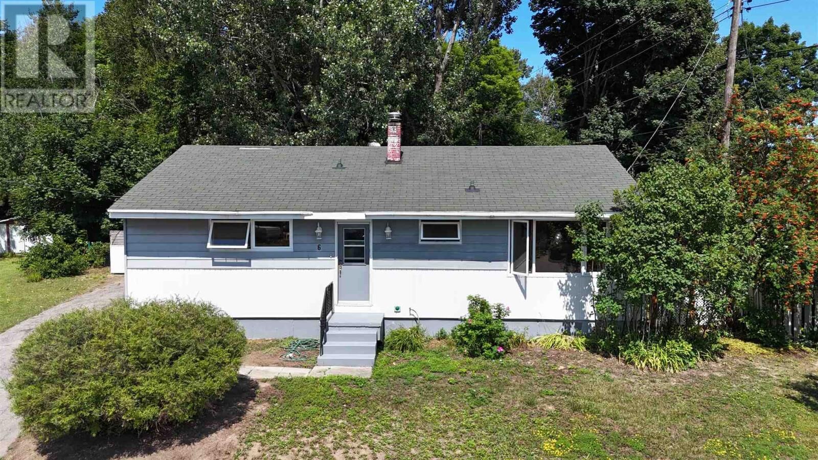 Property Photo:  6 Smith Pl  ON P5A 1R5 