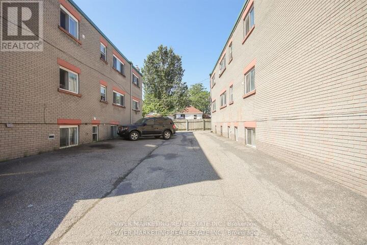 Property Photo:  656 De L'Eglise Street  ON K1K 3K2 