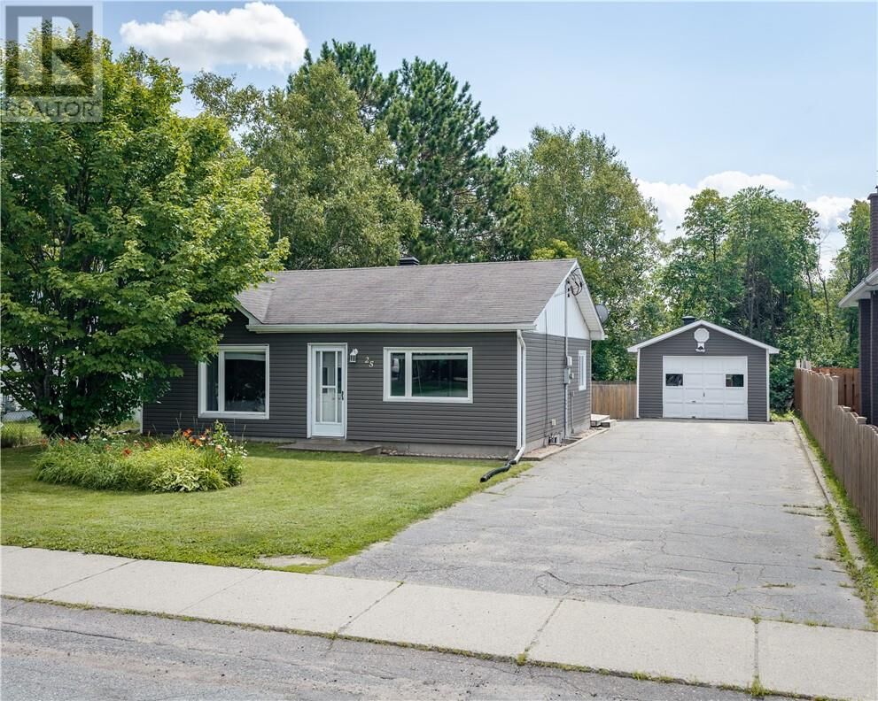 Property Photo:  25 Oscar Street  ON P3P 1X6 