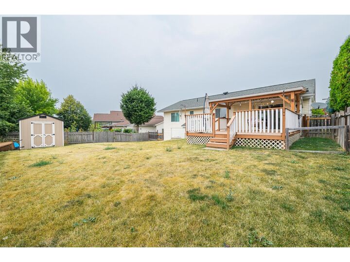 Property Photo: 307 Dugan Street BC V0B 1G3