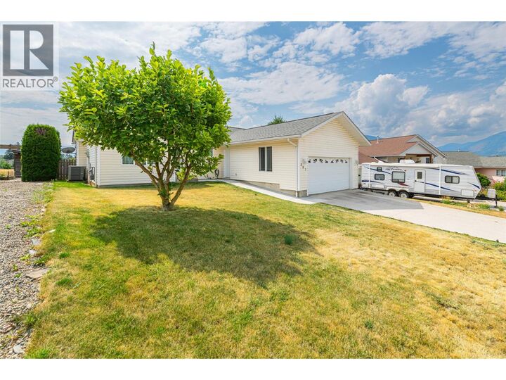 Property Photo: 307 Dugan Street BC V0B 1G3