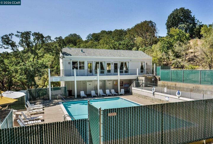 Property Photo: 532 Ridgeview Ct CA 94523