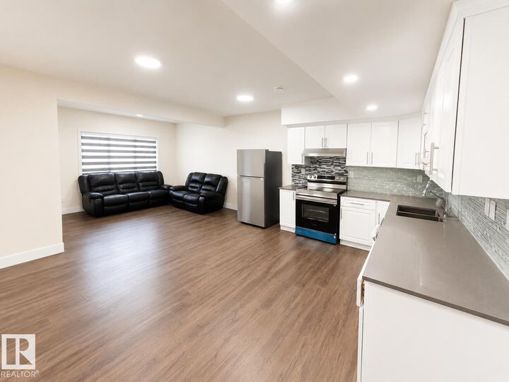 Property Photo: 1646 Davidson Green SW AB T6W 3J3