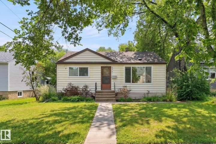 6261 112A Street NW — photo 1