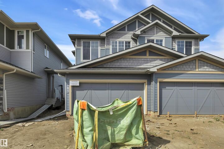 706 22 Street SW — photo 1