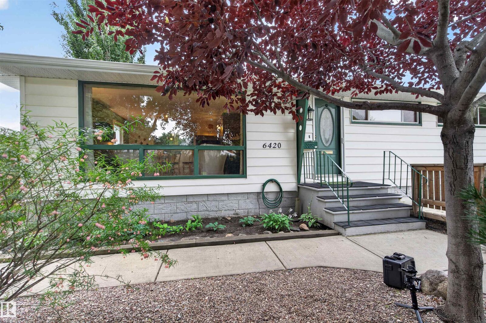 Property Photo:  6420 86 Street NW  AB T6E 2X9 