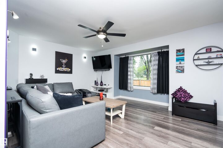 Property Photo: 6111 119 Avenue NW AB T5W 1J7