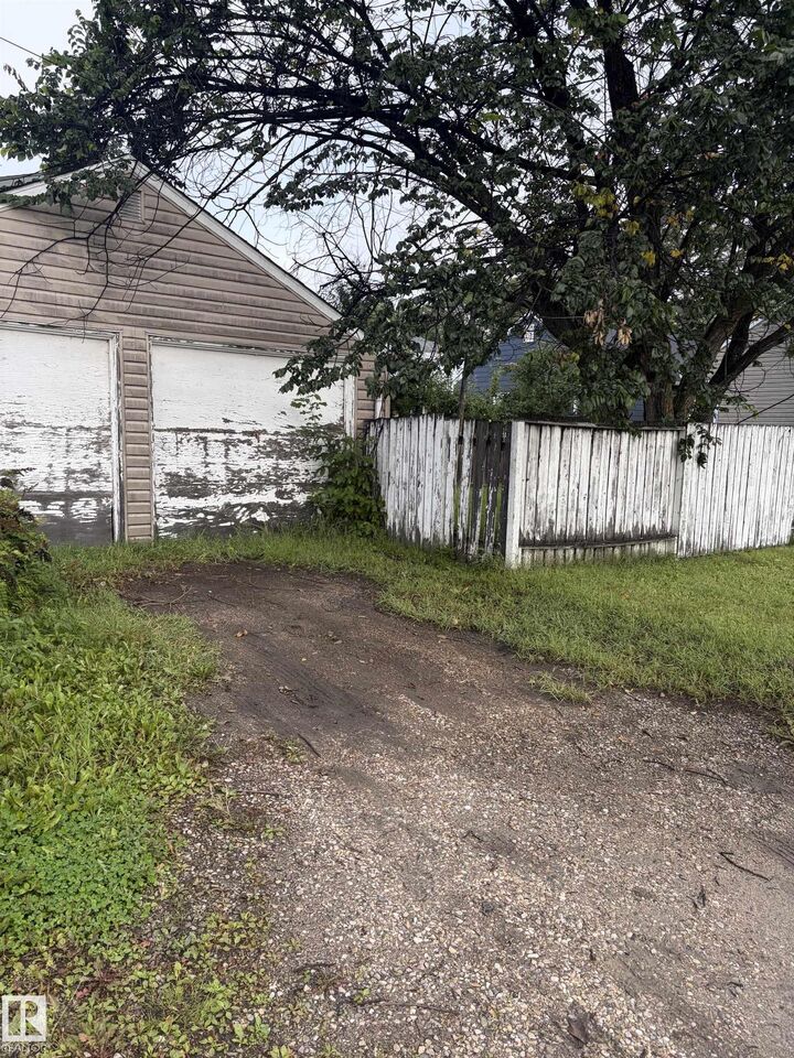 Property Photo:  9603 83 Avenue NW  AB T6C 1C1 