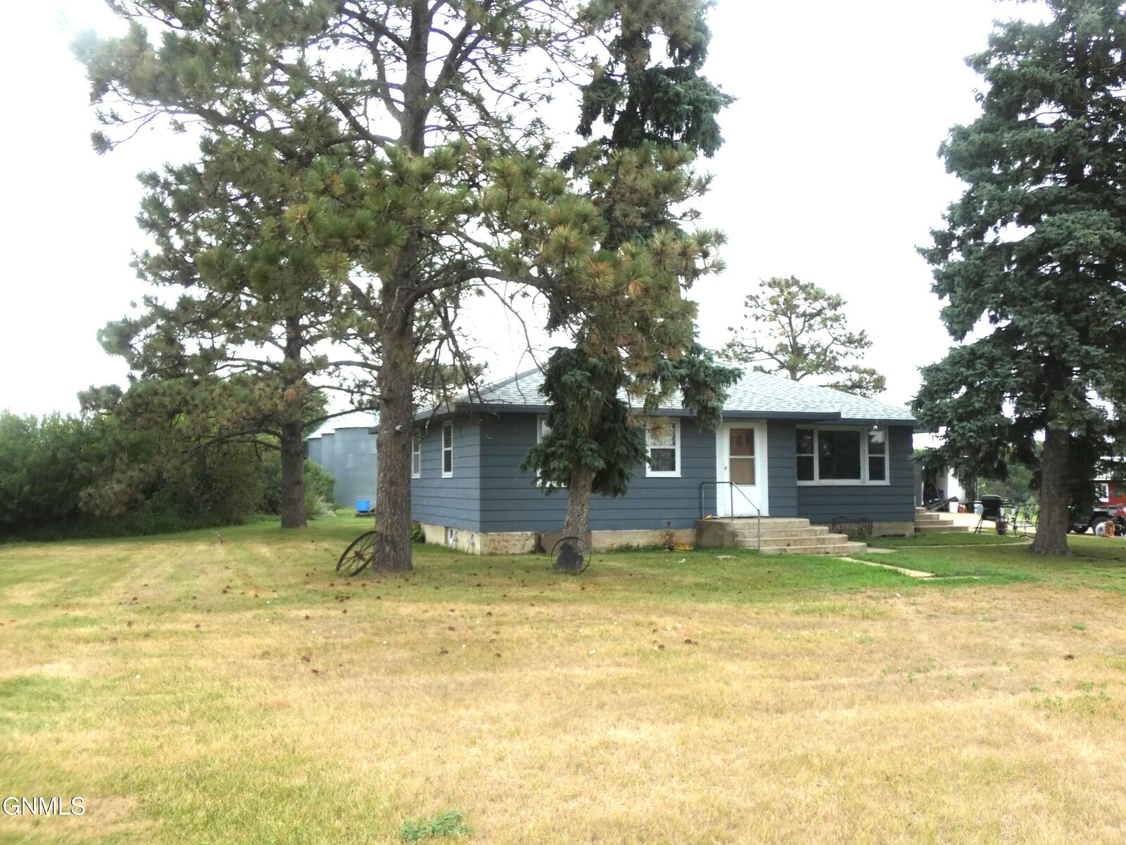Property Photo:  6622 11th Avenue SE  ND 58544 