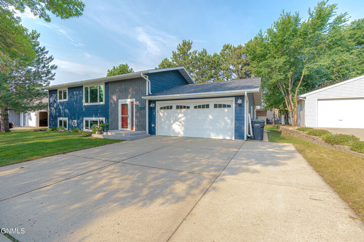 Property Photo:  4309 41st Avenue NW  ND 58554 