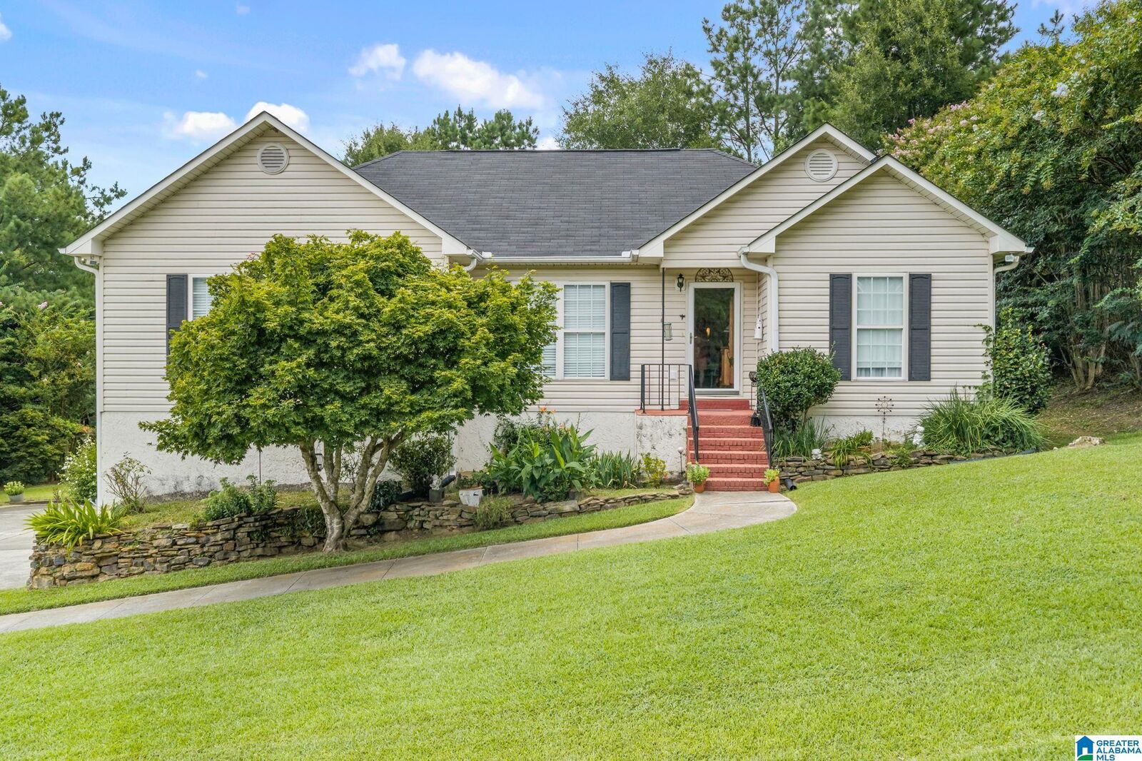 Property Photo:  129 Mayfair Lane  AL 35057 