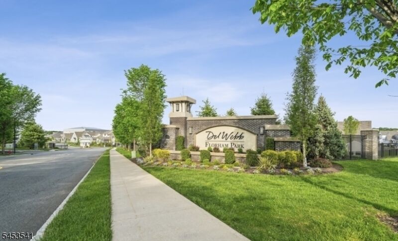 Property Photo:  2 Vanderbilt Blvd 403  NJ 07932 