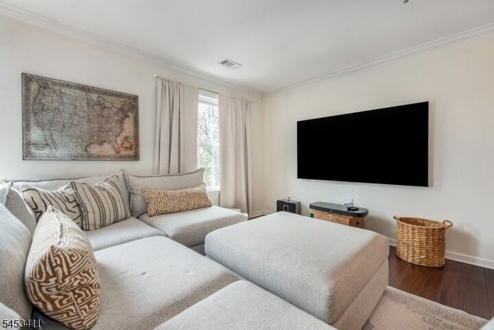 Property Photo:  44 Ridgedale Ave 114  NJ 07960 